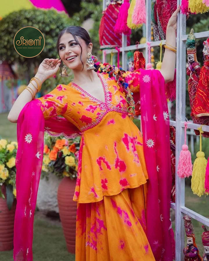 Classy elegent women designer Indo-western wear for women